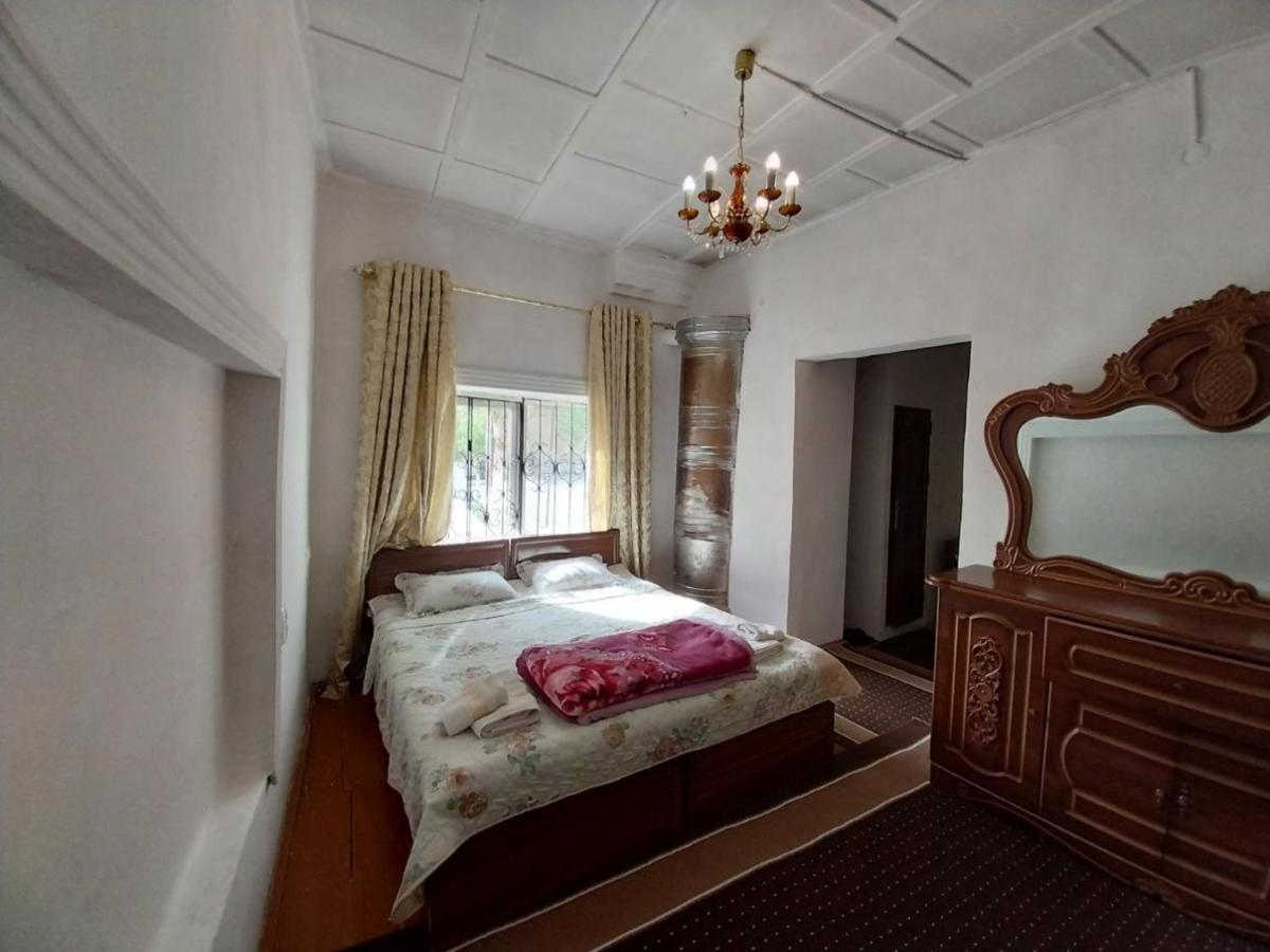Fayz Guest House Samarcanda Habitación foto